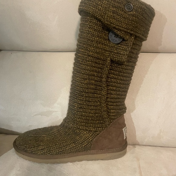 UGG Knit Tall Brown Boots With Three Buttons On The Side Size 9 - Picture 3 of 9